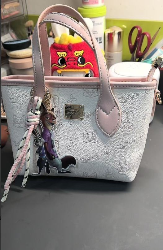 Image #1 from Charlotte Davis